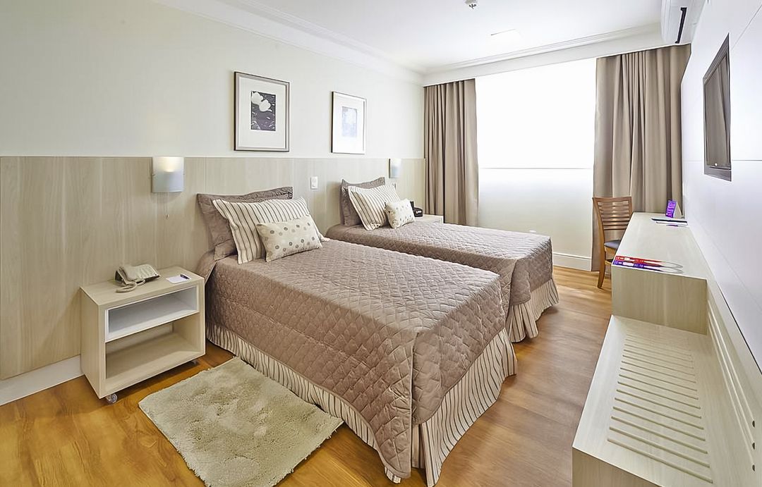 Quarto Standard no Porto Feliz Executive Hotel